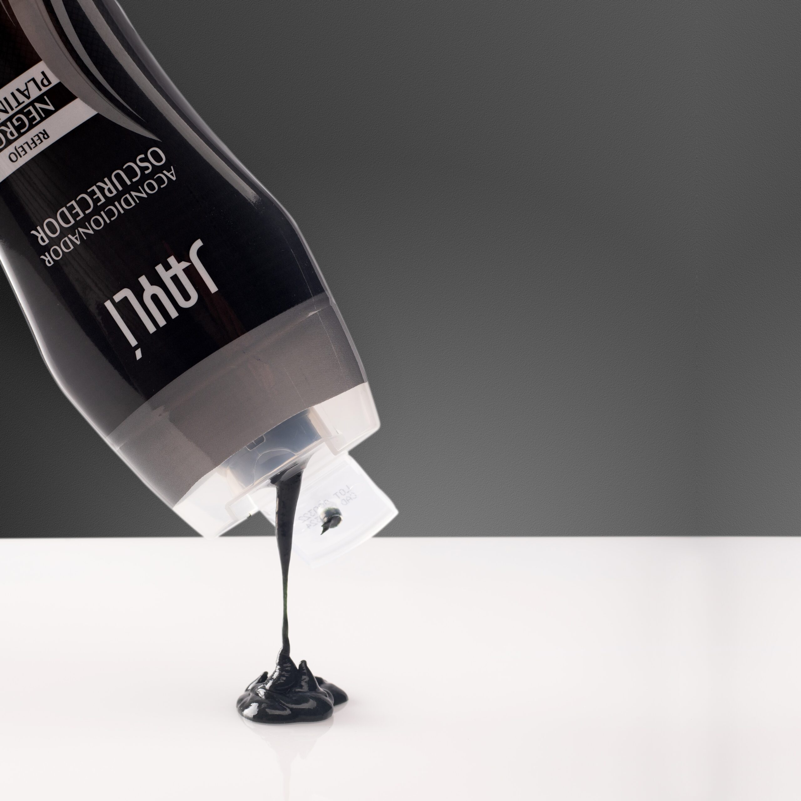 Shampoo Oscurecedor Platinador Negro 440 ml - Imagen 8